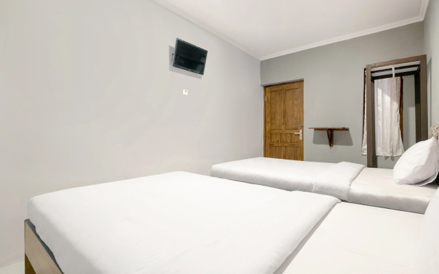 OYO 2669 Crown Residence