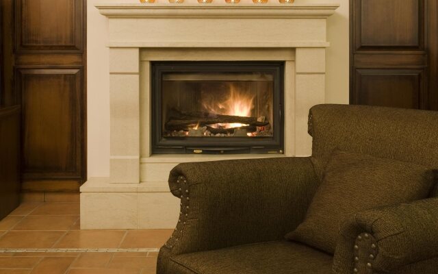 Dellas Boutique Hotel