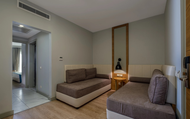 Calido Maris Hotel