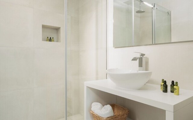 White Cliff Luxury Suites