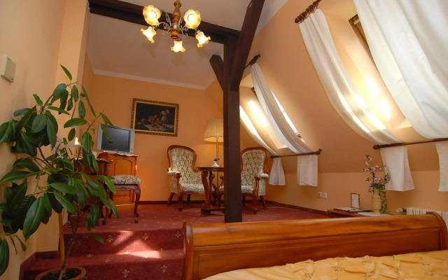 Opera Hotel