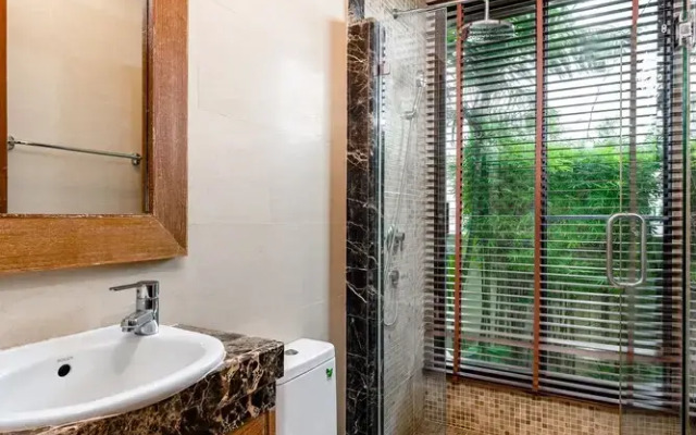 Champagne Pool Villa