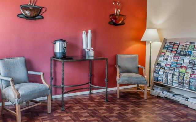 Suburban Studios Albuquerque Midtown - University