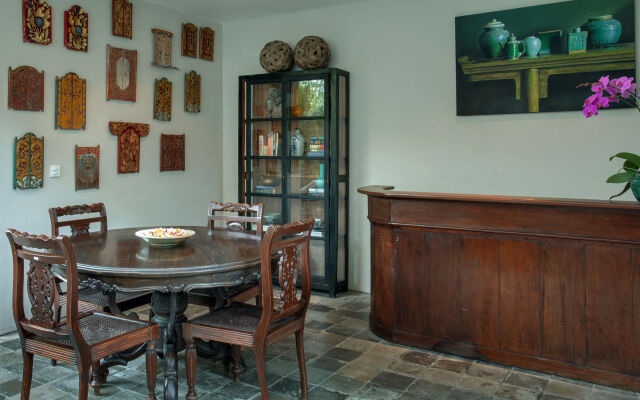 Room & Vespa 3