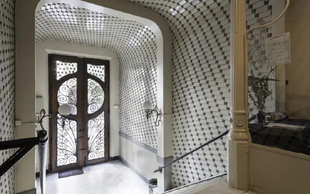 Rambla Paris Attic Apartment