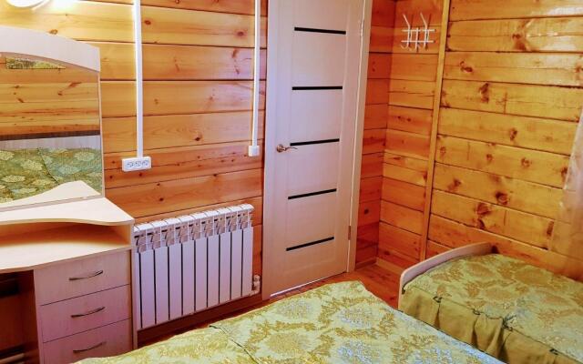 Gostinyi Dvor Anna