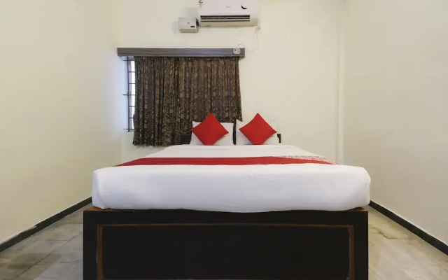 OYO 24392 Flagship Damodar Inn