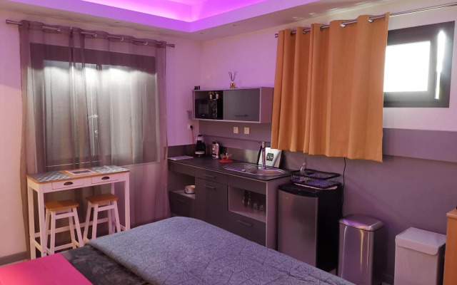 Hostal 170 Room 14 Service Appartement