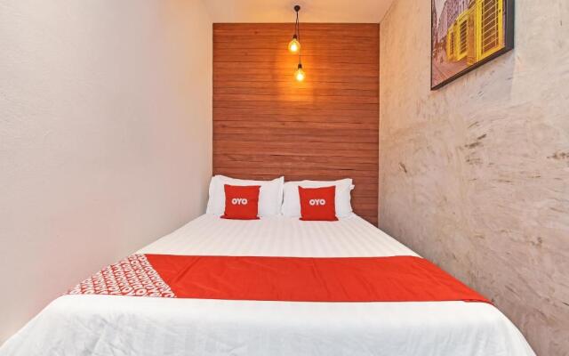 OYO 90662 The 1975 Hotel