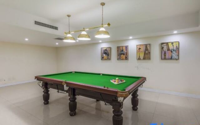 Kinghand Court Holiday Inn