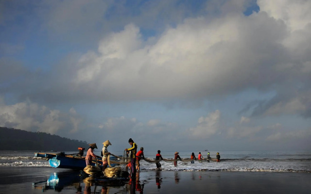 Surya Kencana Seaside Hotel