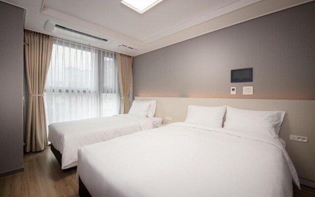 Sollago Myeongdong Hotel & Residence
