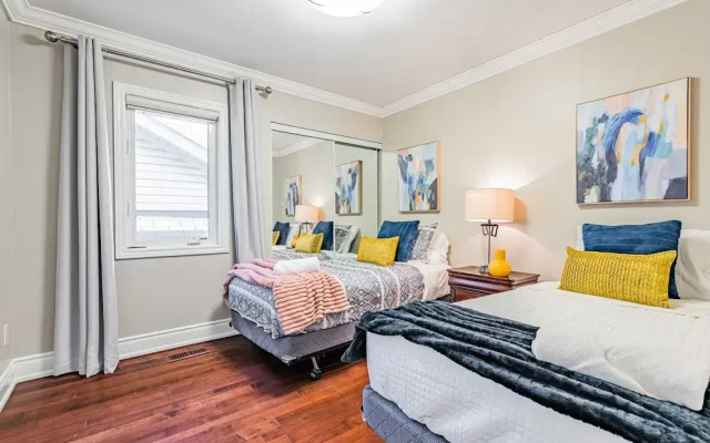 Luxury Villa - Mississauga Square One