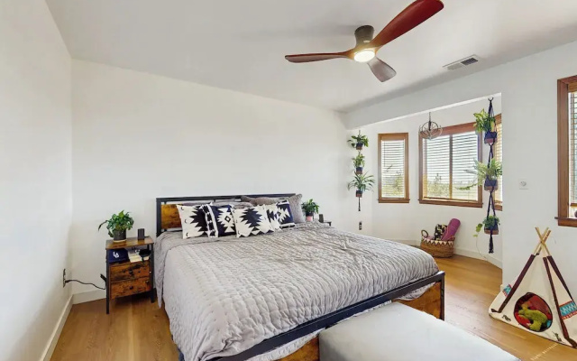 Boat, Hike, Fish! Summer Cabin Near Lake Arrowhead