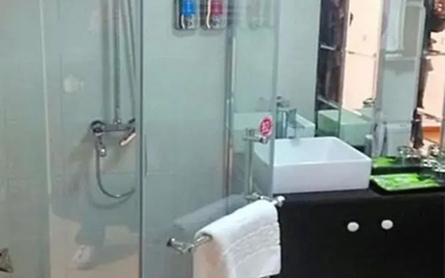 Baifenghui Business Hotel