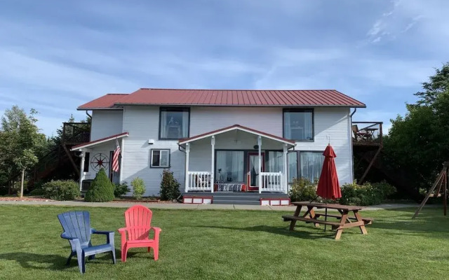 White House Inn on the Waterfront
