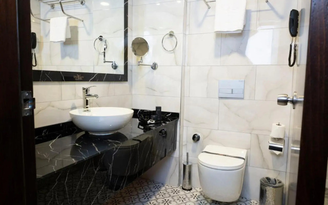 Duqqan Deluxe Hotel