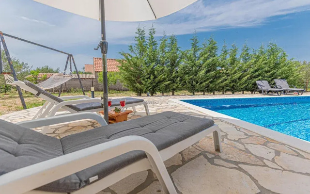 Amazing Home in Lozovac With Wifi and 3 Bedrooms