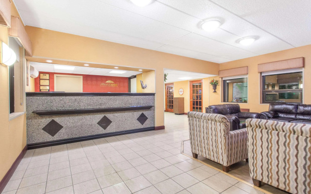 Howard Johnson Inn Suffern