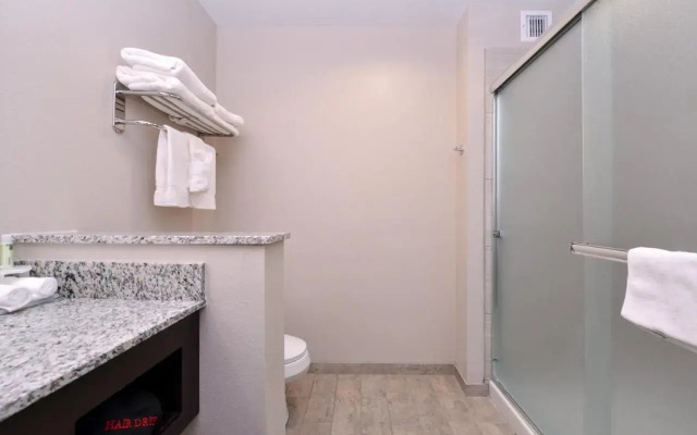 Holiday Inn Express & Suites Williams