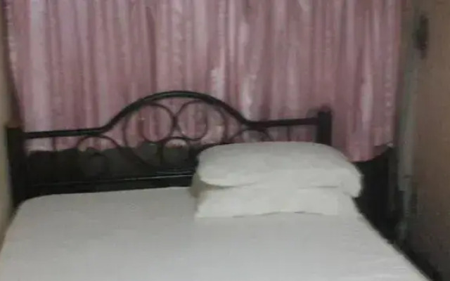 A2Z Guesthouse & Bar