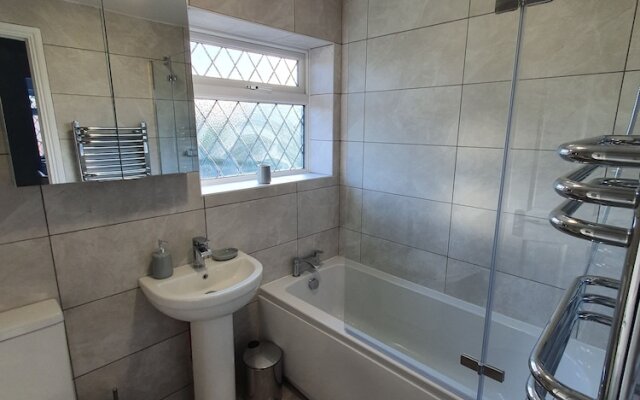 Stylish Modern House in Leamington Spa