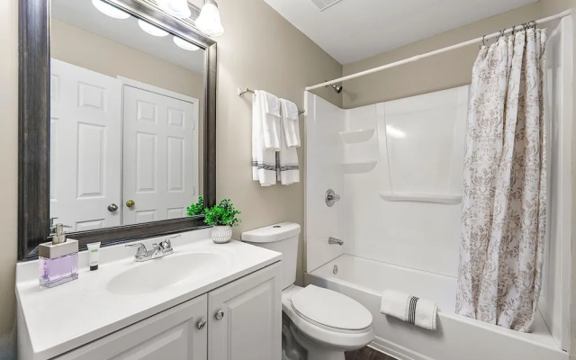 Upper Westside 2BR Free Parking Wi-fi