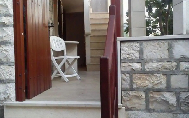 Bobi - 50 m From Beach - H