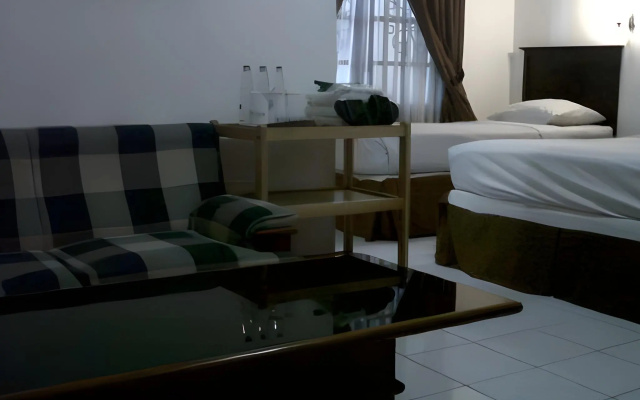Gloria Amanda Hotel Yogyakarta – Guest Rooms – Yogyakarta