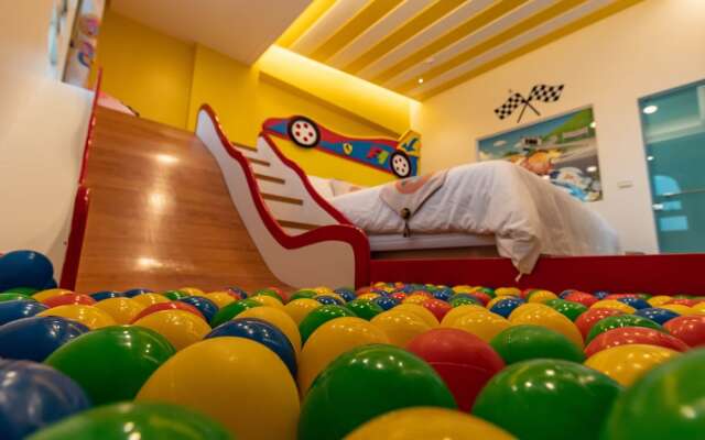 Honeysuckle Family Castle