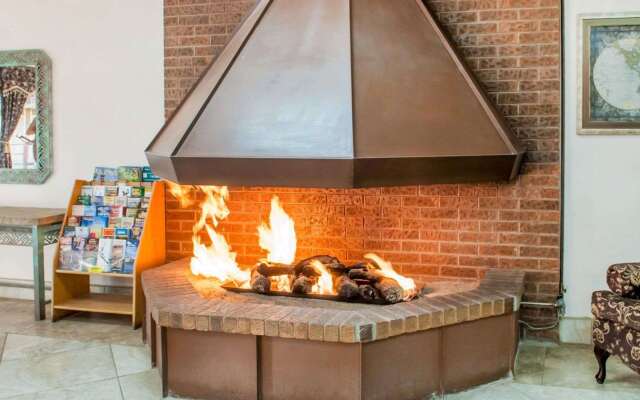 Econo Lodge Carlsbad Caverns Area