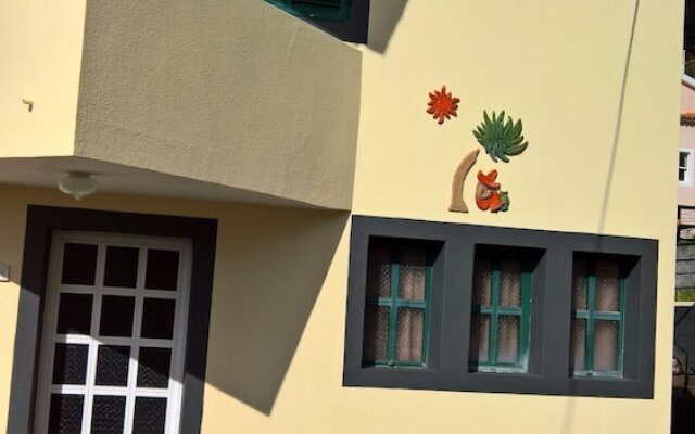 The Sun Palms House
