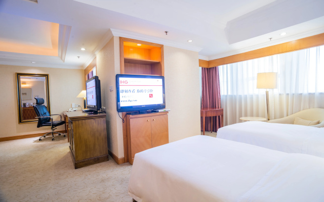 Crowne Plaza Hotel Qingdao by IHG