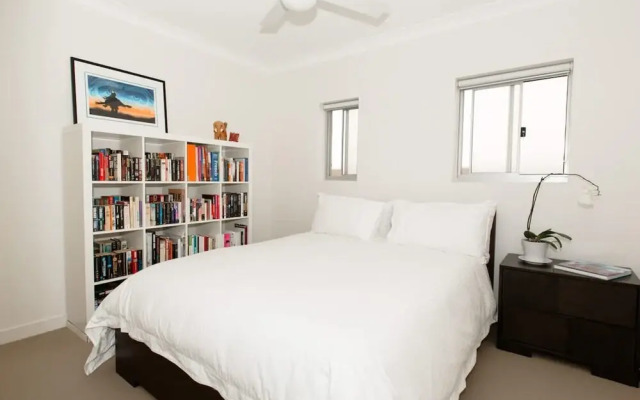 Ocean View Luxury 3 Bedroom Home With Balcony