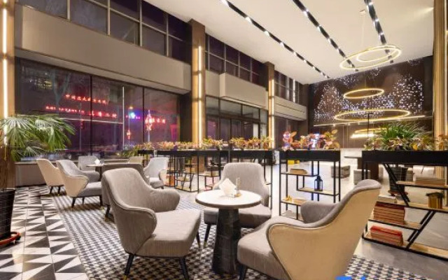 Homeinn Plus Hotel (Fushun Petrochemical University)