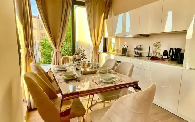 One Lux Stay Near Antwerp Central - 3 Bedroom 1.5 Bathroom