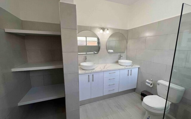 Plaza Achim 2br Apt, Heart Of Nightlife Area!