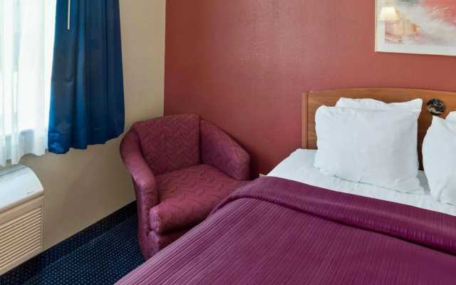 Quality Inn Lakeville North