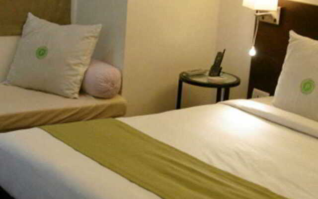 THE CENT Sandhya Hotel