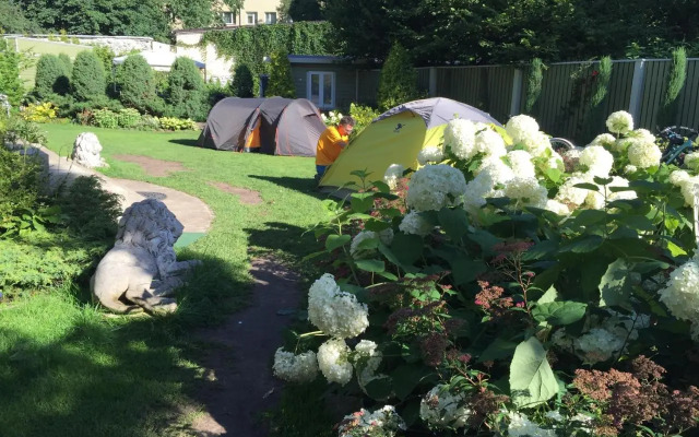 Garden Camping