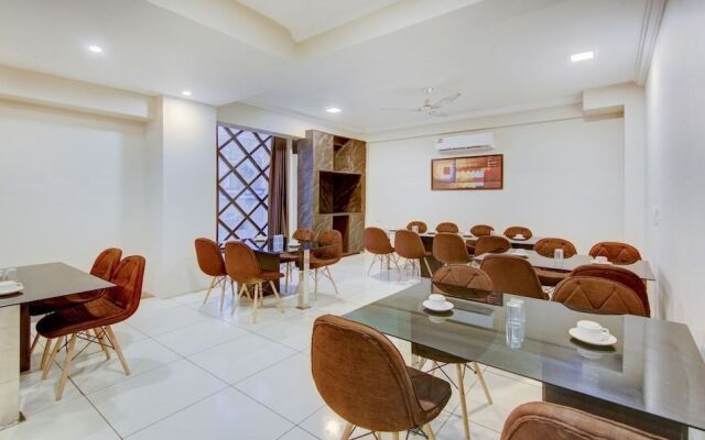 Treebo Trend Naurangee 104