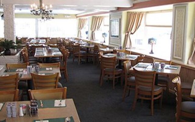 Sand Castle Motel & Restaurant