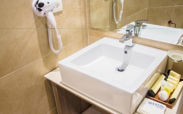 Hotel Selton