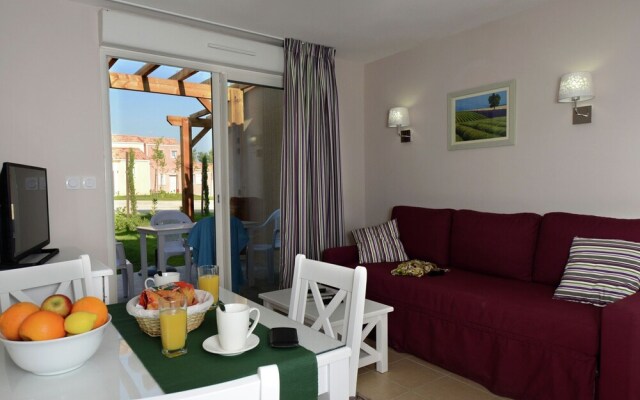 Cozy Apartment With Terrace, Located in Quiet Surroundings