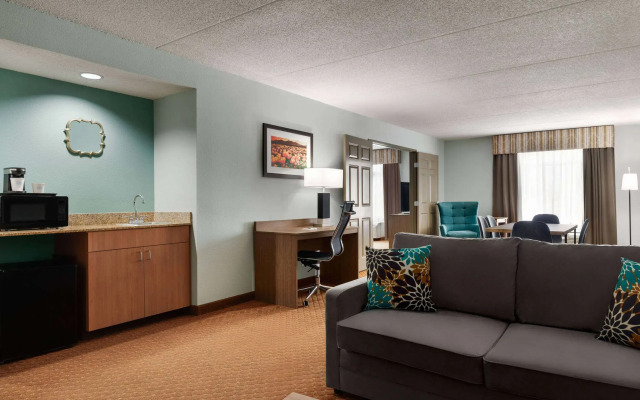 Wingate by Wyndham Louisville East