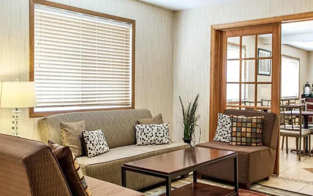 Quality Inn & Suites Davenport