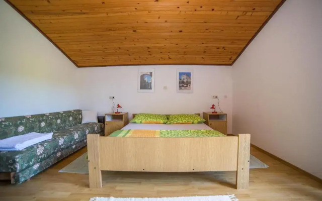 Apartments Pahljina 2885