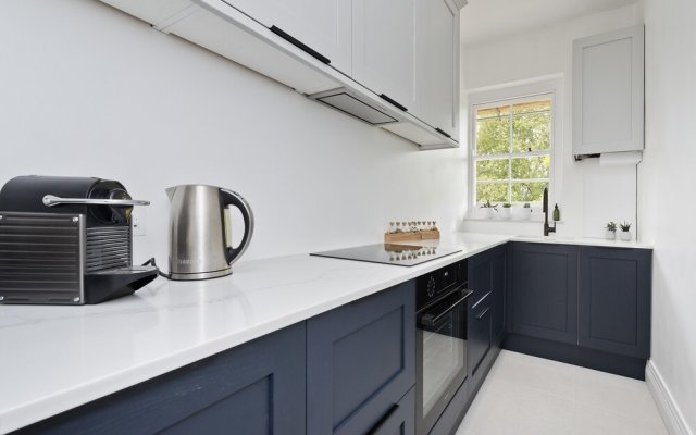 Perfect Pied-a-terre in Clapham by Underthedoormat