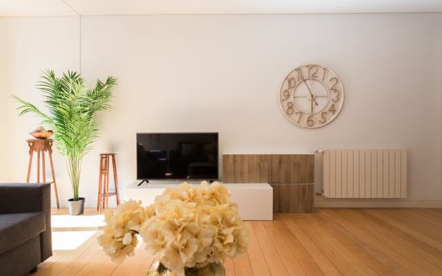 Chiado Modern Three-Bedroom Apartment - by LU Holidays