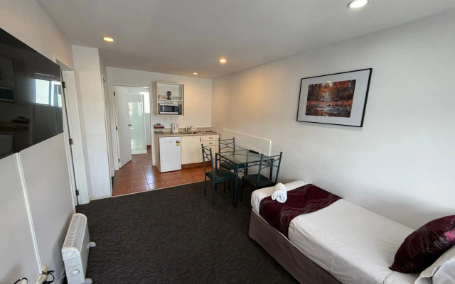 Halswell Lodge - Motel – Guest Rooms – Wellington